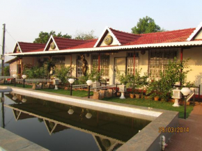 SONA VILLA, THE LAKE CHALET, Kudal